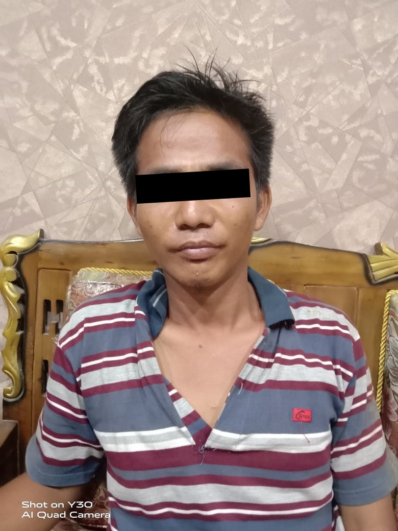 Simpan Sabu Di Tas Selempang, Pelaku Ditangkap Di Perempatan Jalan Oleh Sat Reserse Narkoba Lampung Tengah. 