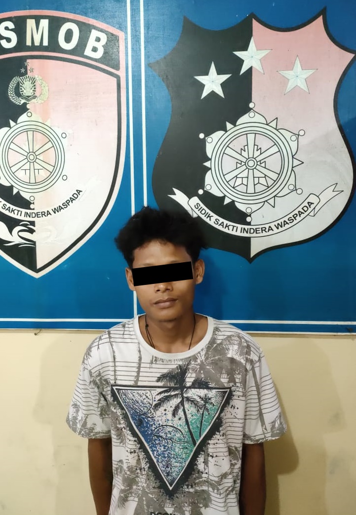 Lagi Transaksi Narkoba Satu dari Dua Orang yang berhasil Ditangkap Polsek Padang Ratu Dalam Ops Antik.