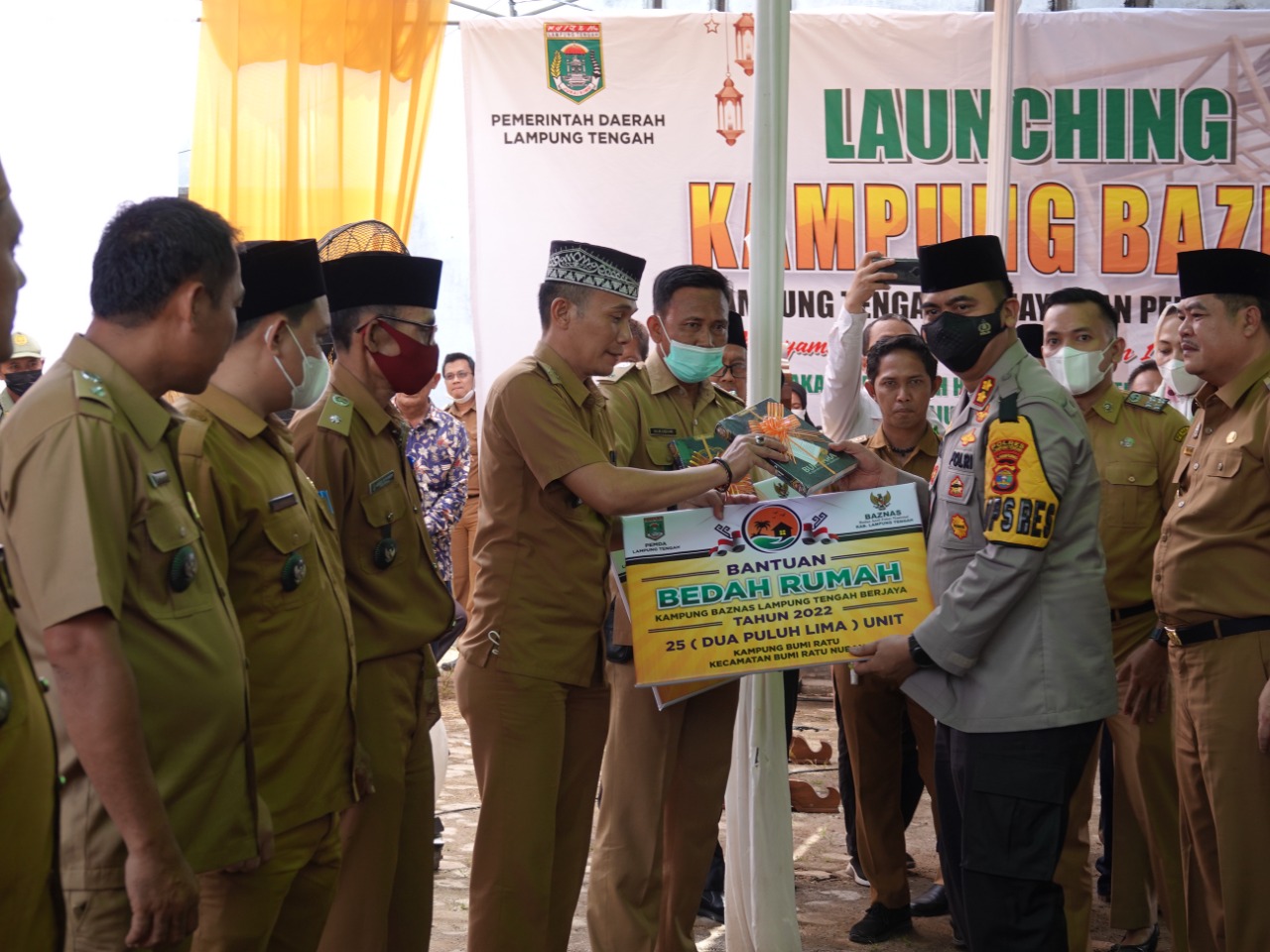 Kapolres Lampung Tengah Hadiri Launching Kampung  Baznas Di Terbanggi Besar Lampung Tengah Bersama Forkopimda
