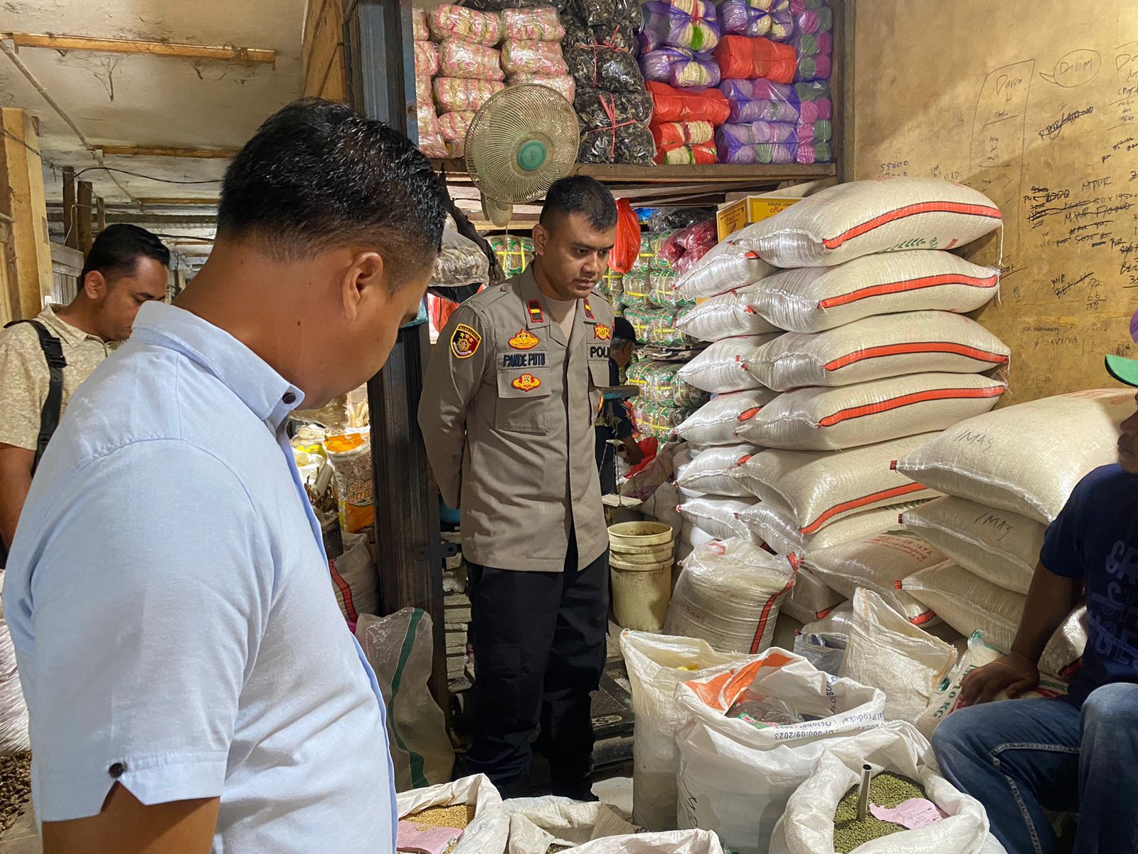 Satgas Pangan Polres Lampung Tengah Cek Harga dan Ketersediaan Bahan Pokok Penting di Sejumlah Pasar